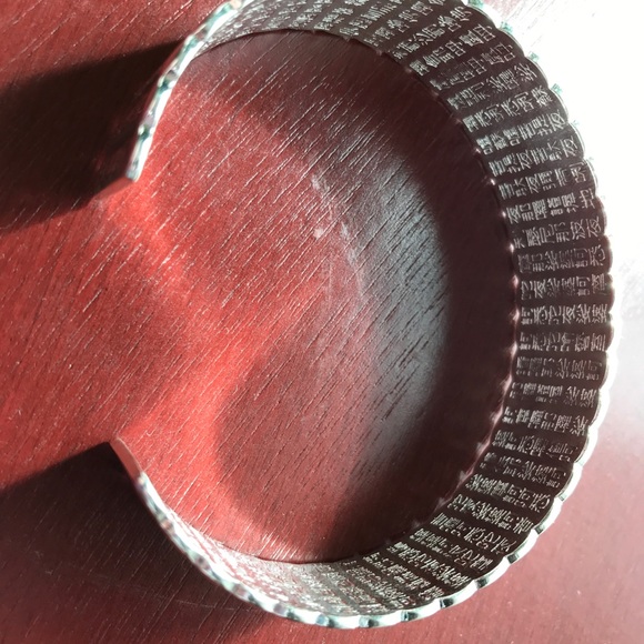 Unisex Lotus carved silver bracelet - Picture 3 of 7